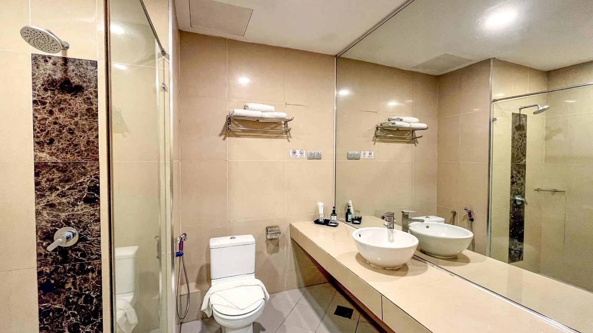 Courtyard Hotel 1Borneo Kota Kinabalu