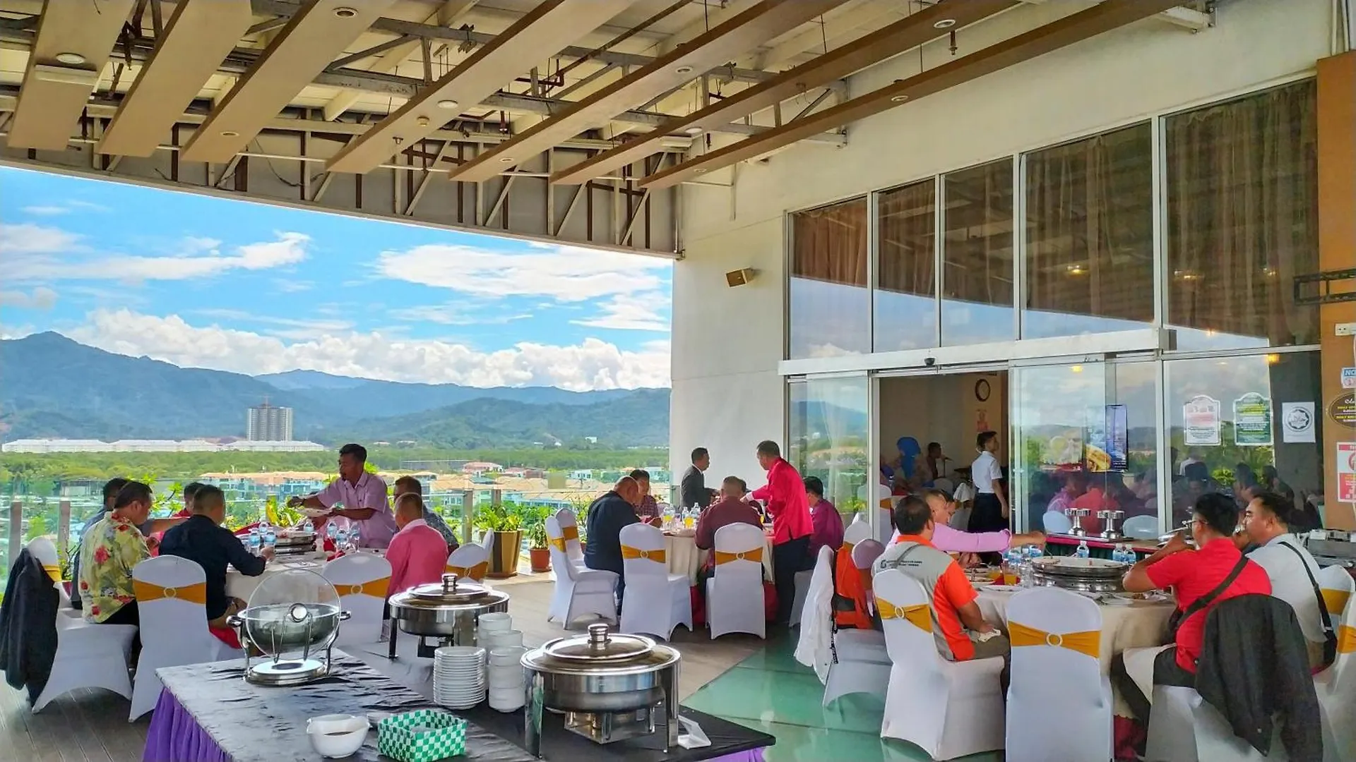 Courtyard Hotel 1Borneo Kota Kinabalu