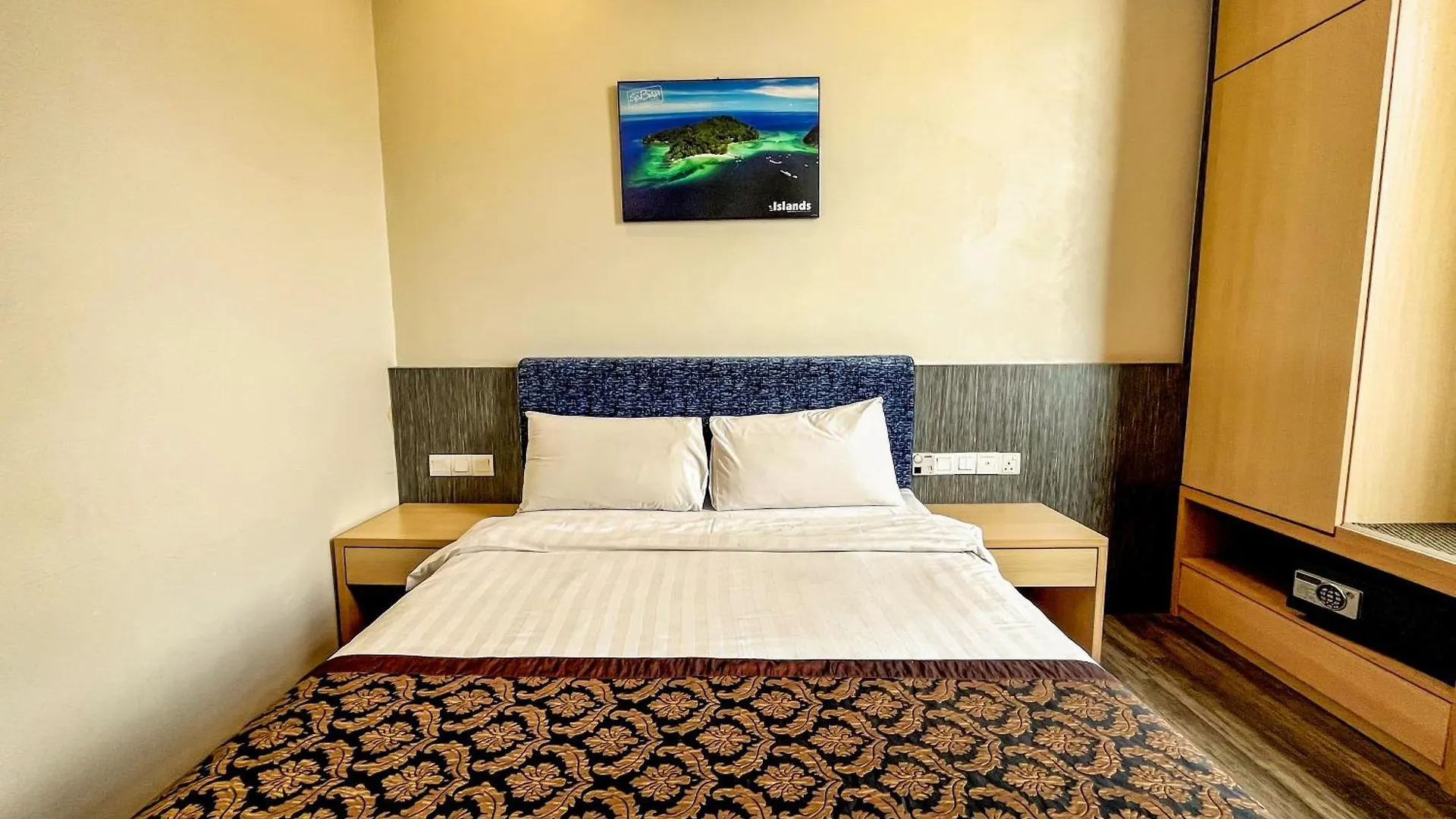 Courtyard Hotel 1Borneo Kota Kinabalu
