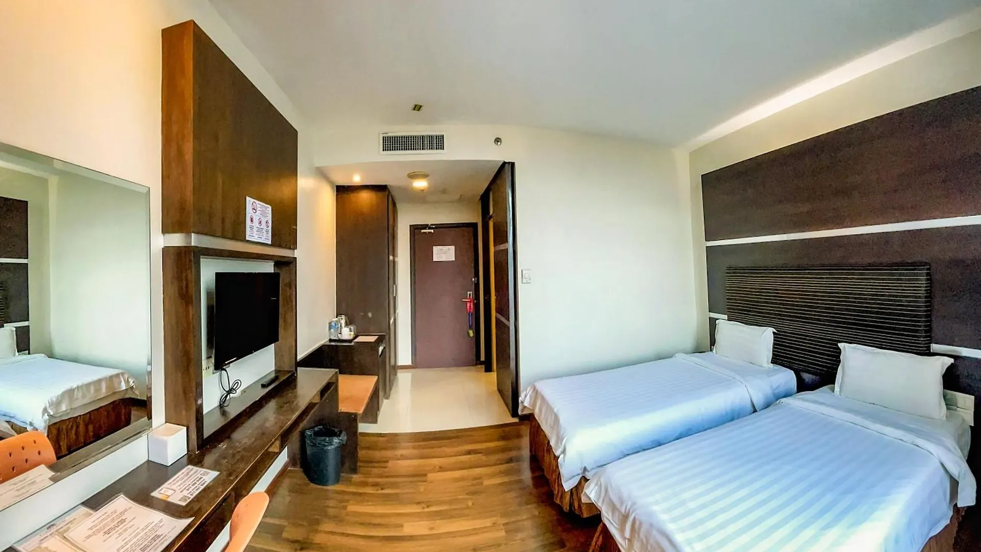 Courtyard Hotel 1Borneo Kota Kinabalu